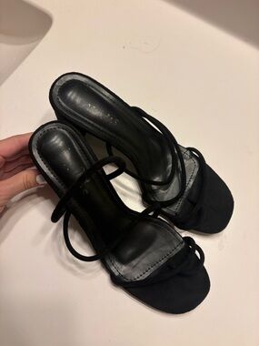 Cute Black Strappy Heels with Toe Strap- great for weddings or graduation
